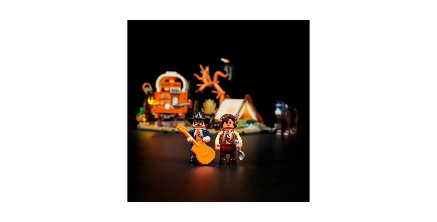 Детский конструктор Lumibricks Cowboy Camp Light-Up 542-Piece Building Set, Ages 18+ — фото 3
