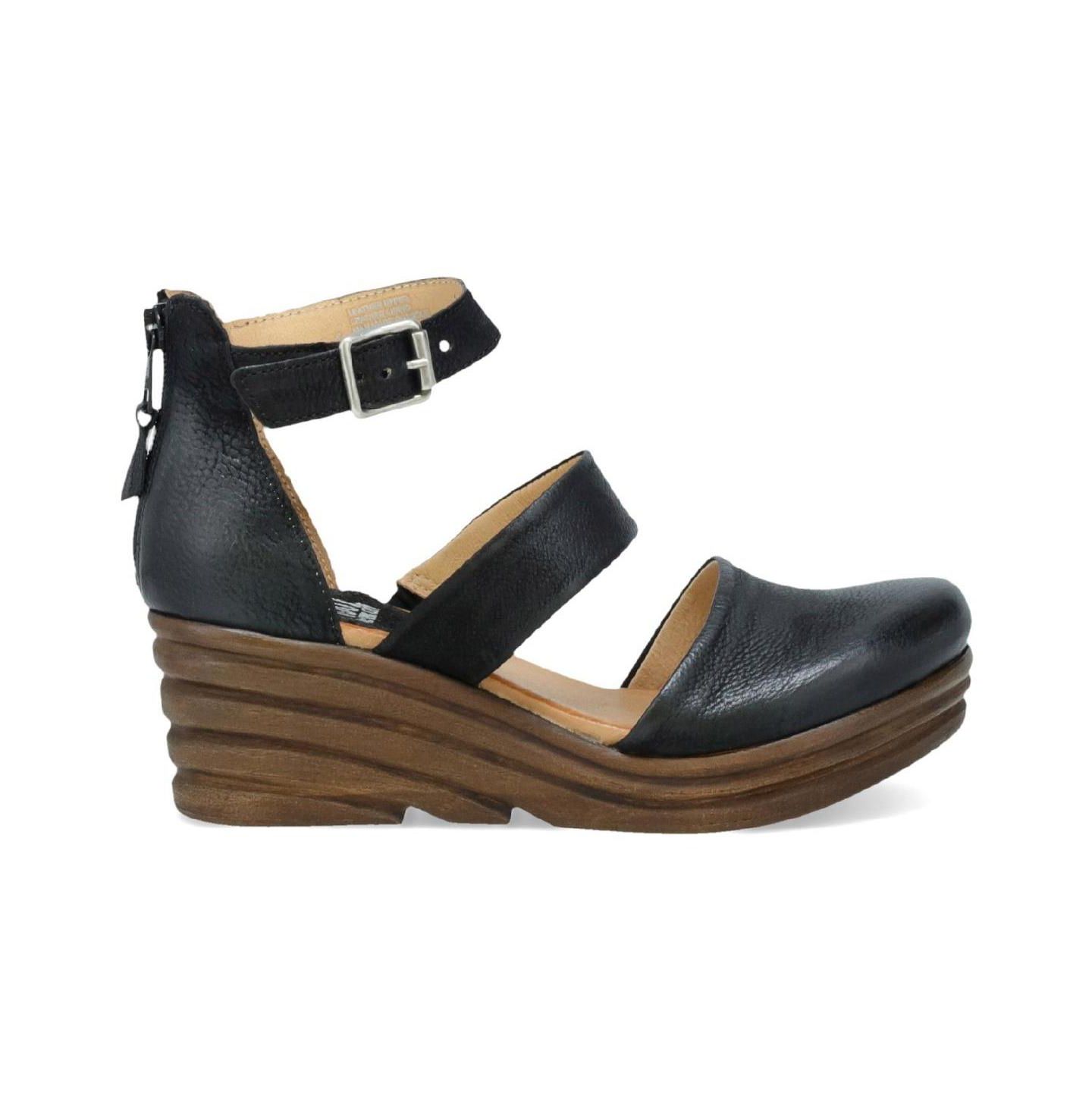 Женские сандалии Miz Mooz Amia Wedge Sandal, цвет: Чёрный — фото 2