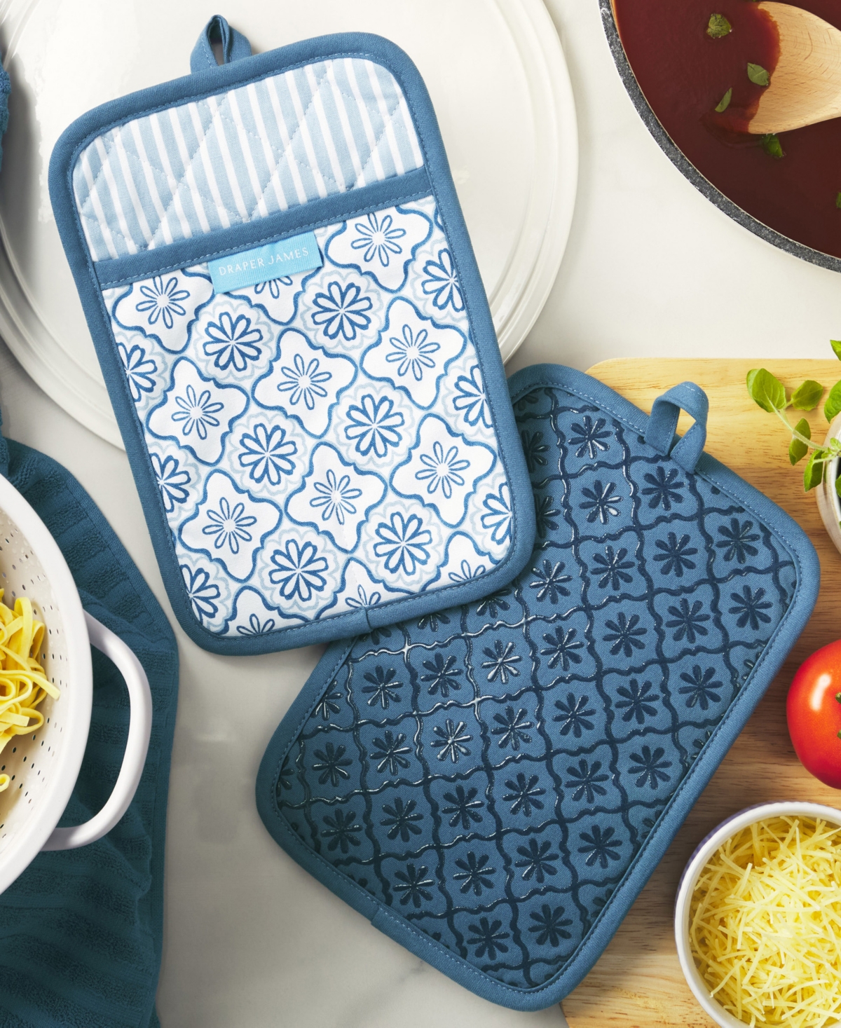 Draper James Allover Geo Floral 2-Pack Pot Holders