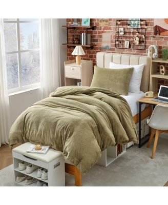 Near Suffocation Oversized Comforter Set
