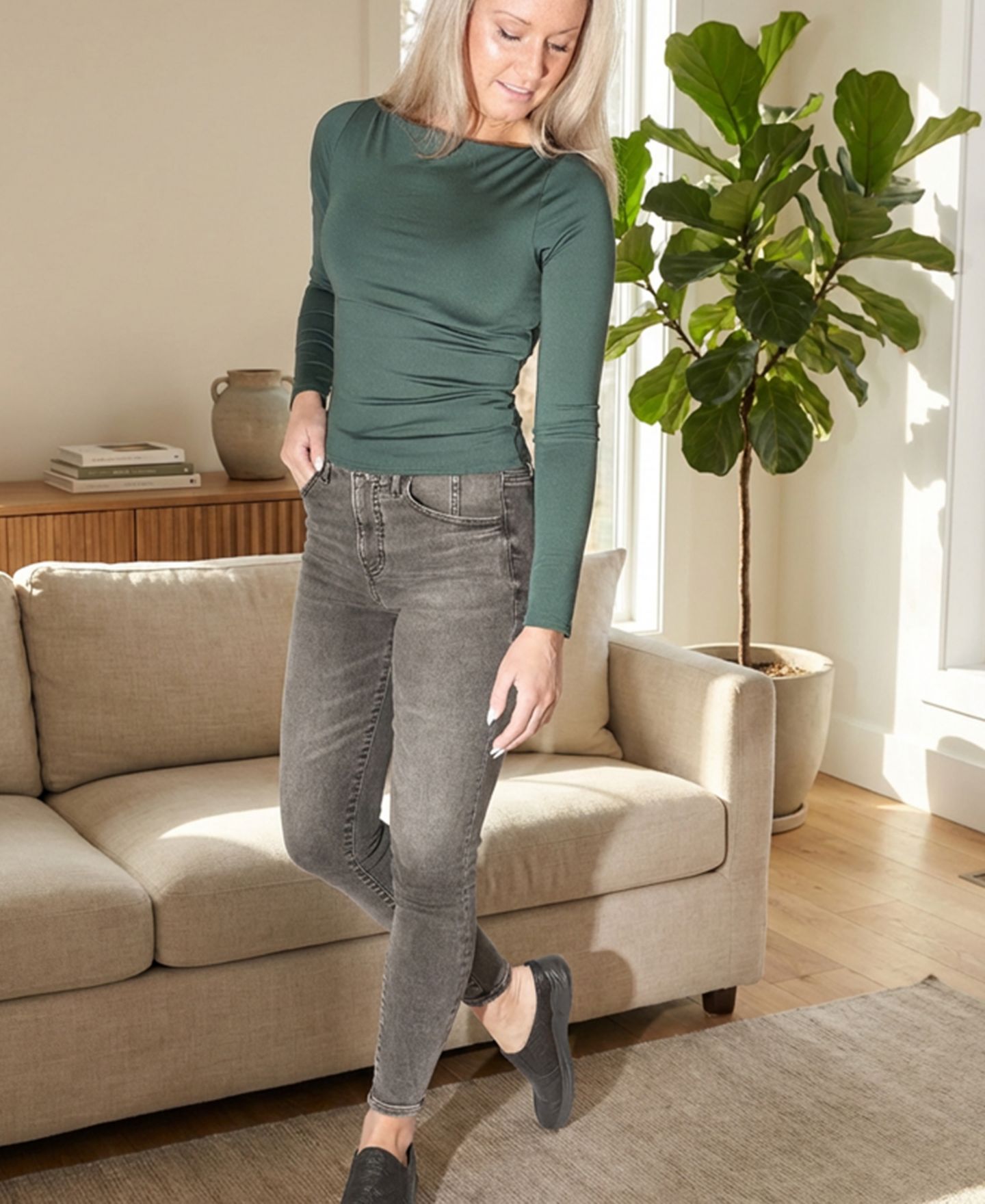 Женские сабо Easy Street Atlas Comfort Slip-On Mules, цвет: Чёрный — фото 7