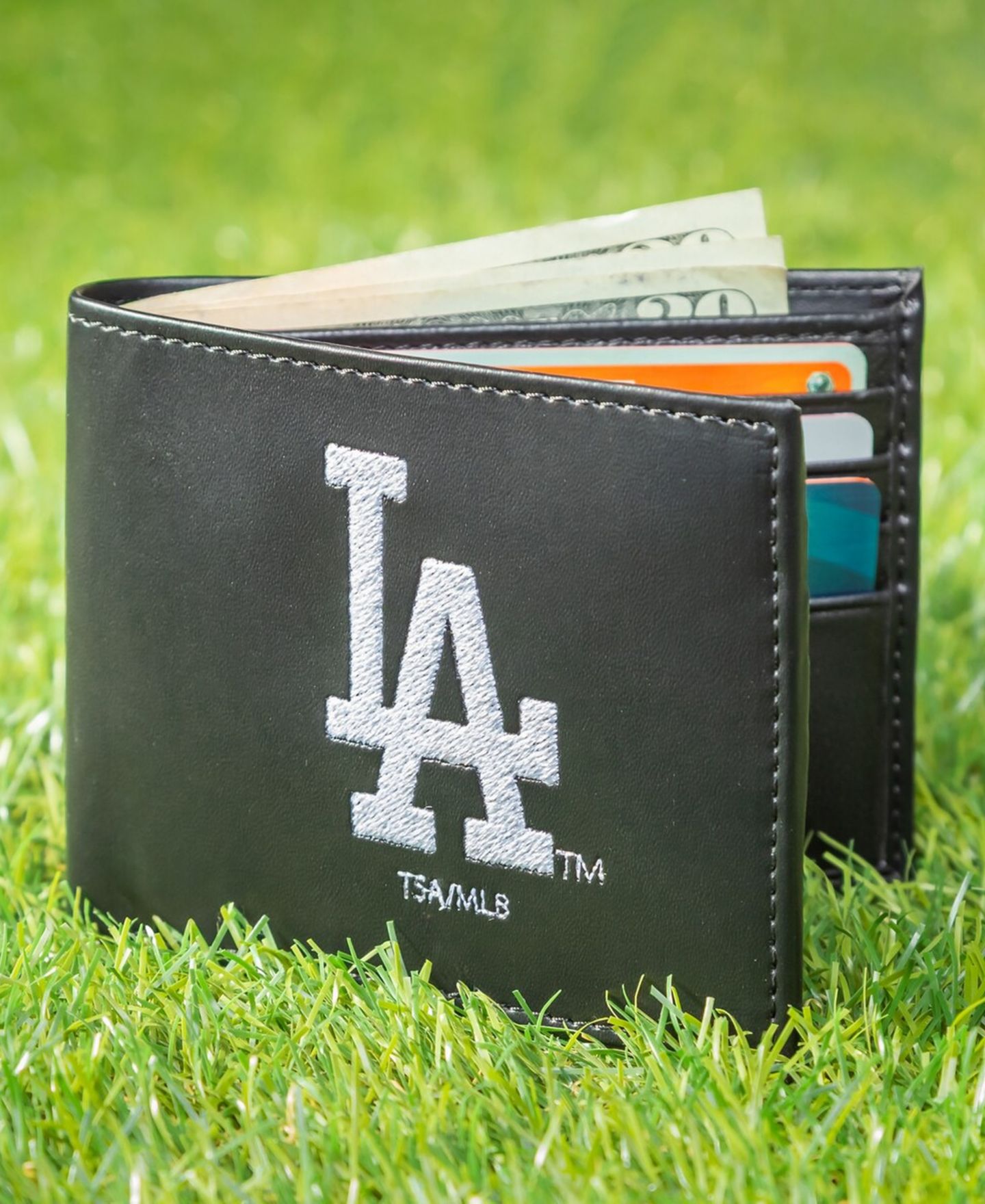 Кошелёк Evergreen Enterprises Los Angeles Dodgers Synthetic Leather Embroidered Bifold Wallet — фото 2