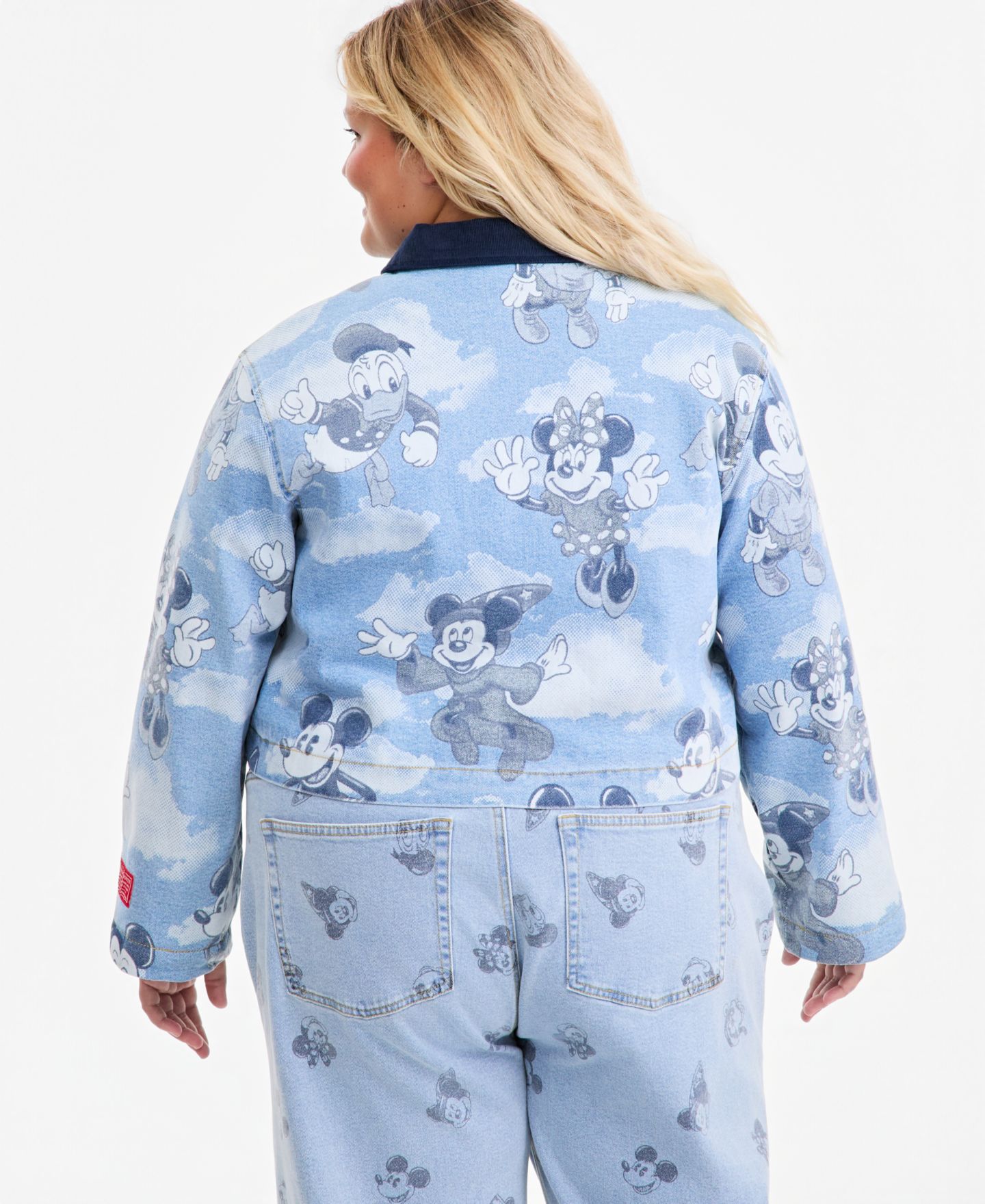 Женская куртка Disney | Macy's Plus Size Cropped Mickey & Friends Parade Balloon Printed Denim — фото 2