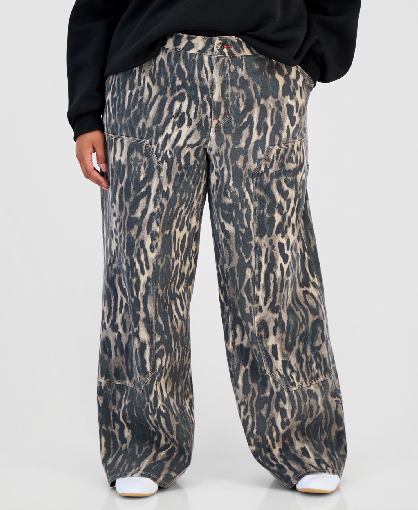 Женские джинсы Madden Girl Trendy Plus Size Ultra 90s Printed Carpenter, цвет: Леопардовый — фото 4