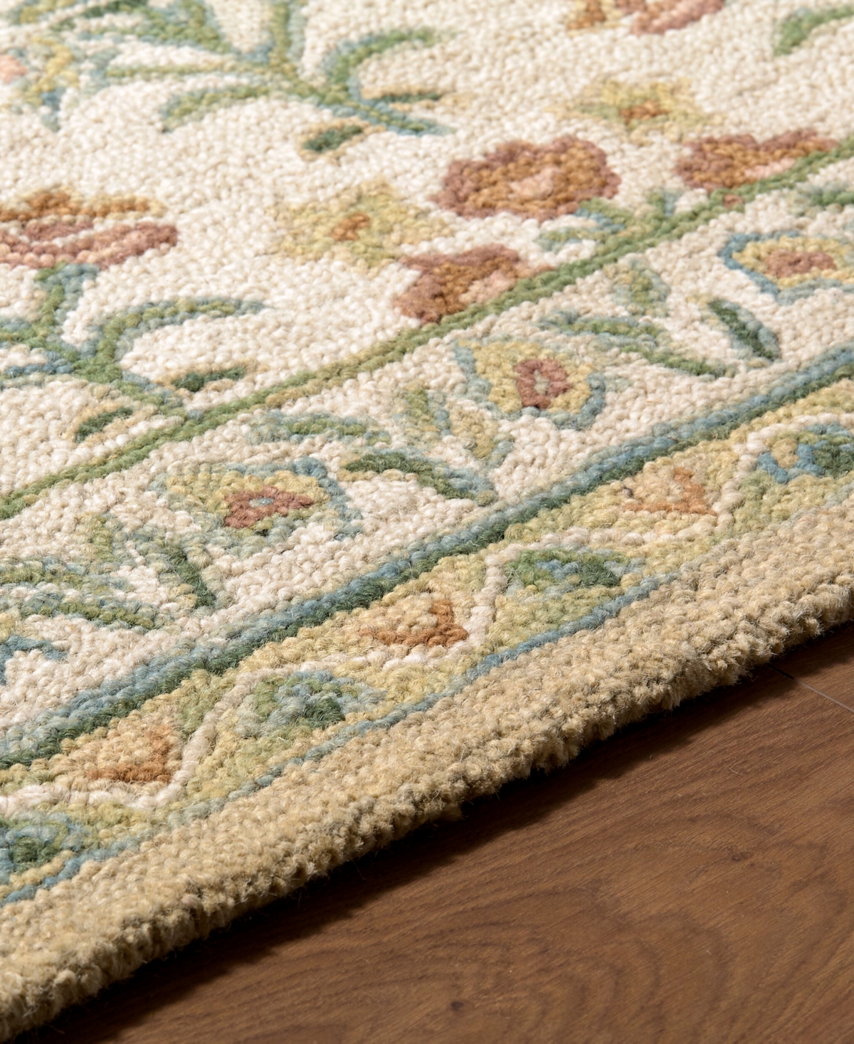 Livabliss Fairfax 768465 5' x 7'6" Area Rug