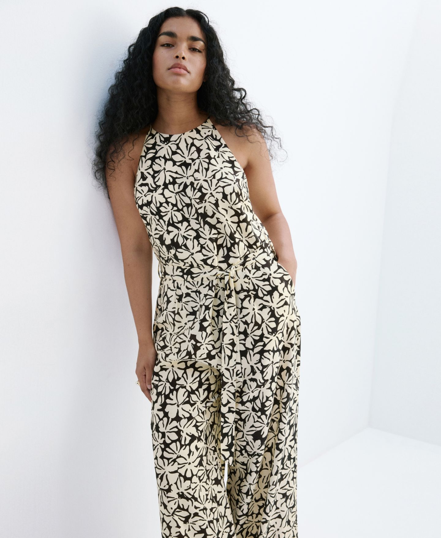 Женский комбинезон MANGO Belted Floral-Printed Jumpsuit, цвет: Чёрный — фото 7