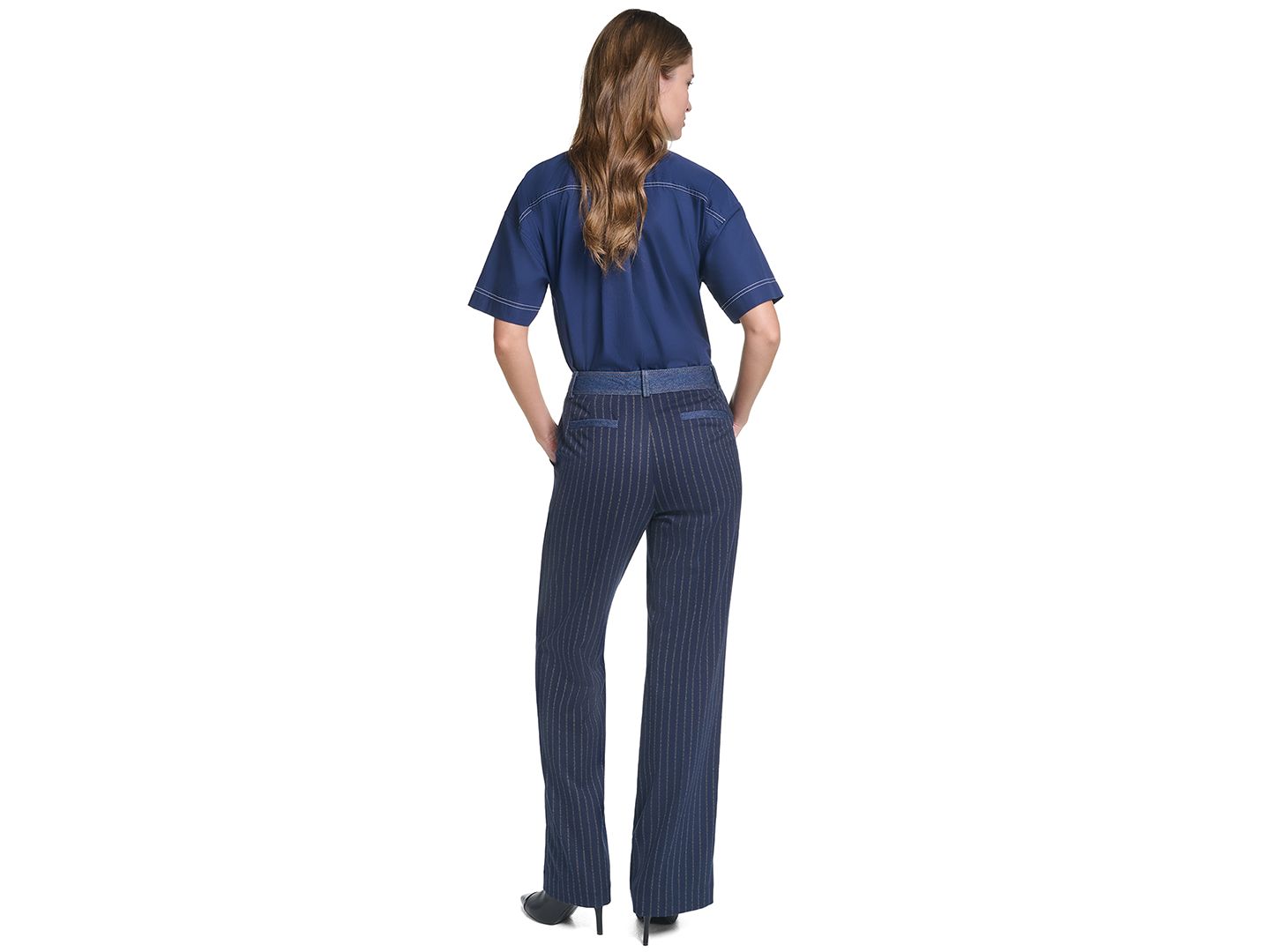 Женские брюки KARL LAGERFELD PARIS Petite Striped Straight-Leg Denim Waistband, цвет: Тёмно-синий / Золотой — фото 6