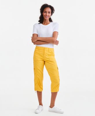 Women's Mid-Rise Cargo Capri Pants