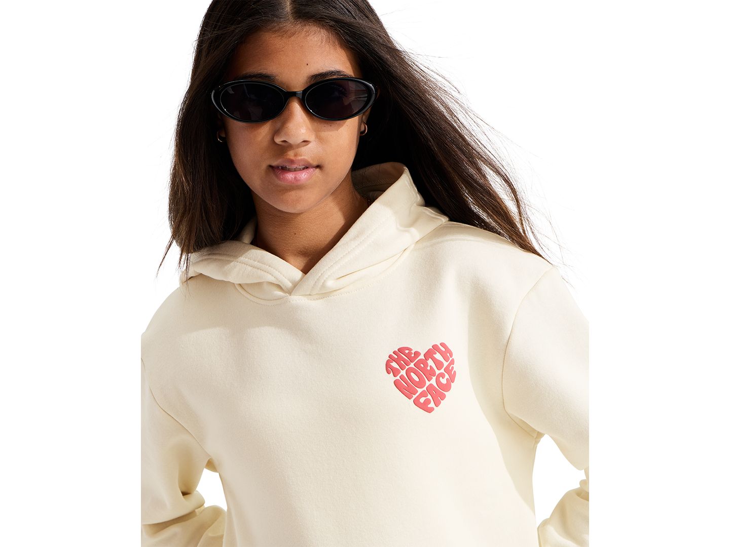 Худи The North Face Brand Proud Relaxed Long-Sleeve Graphic для девочек, цвет: Белый дюнный — фото 2