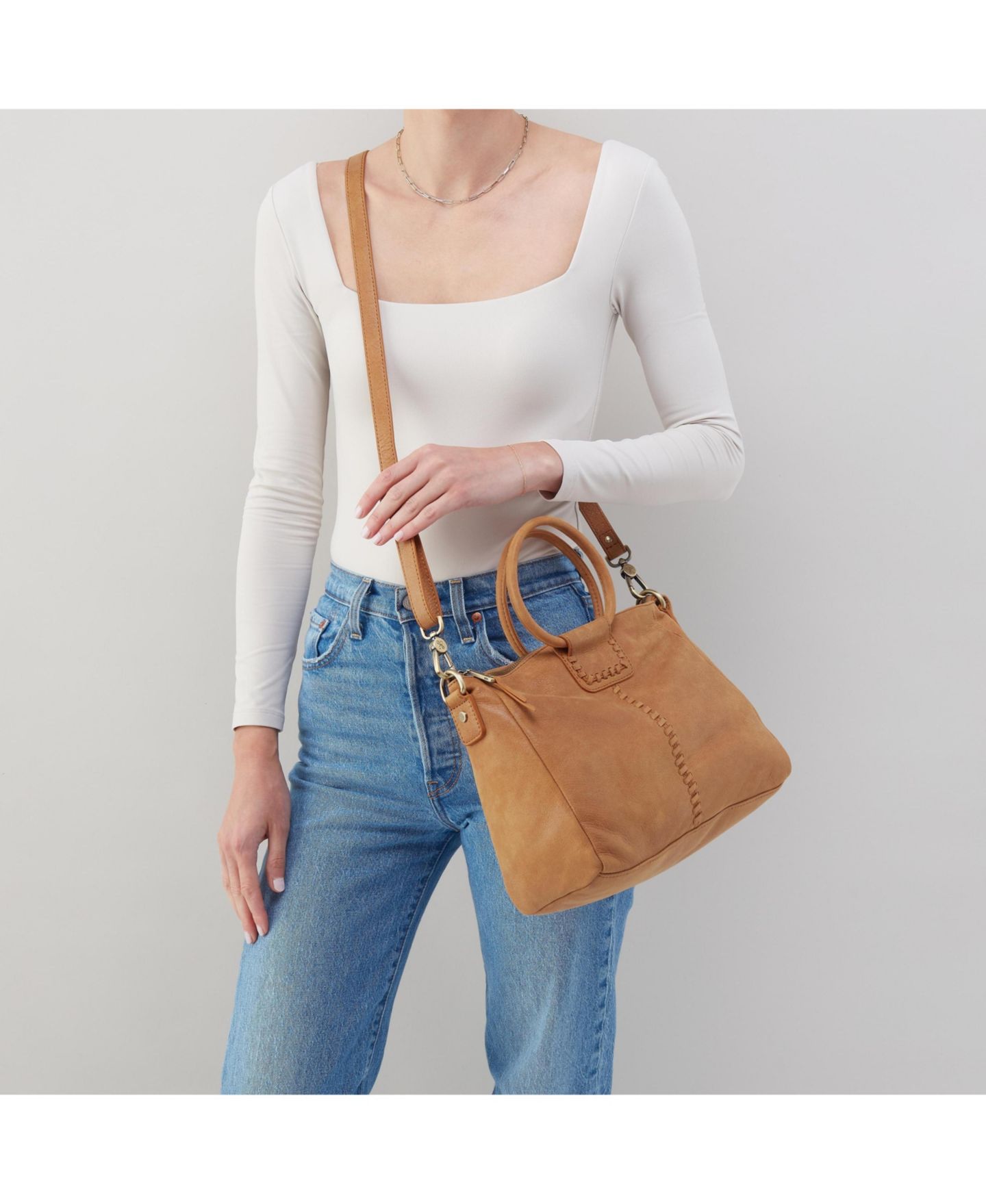 Женская сумка HOBO Sheila Medium Satchel, цвет: Виски — фото 4