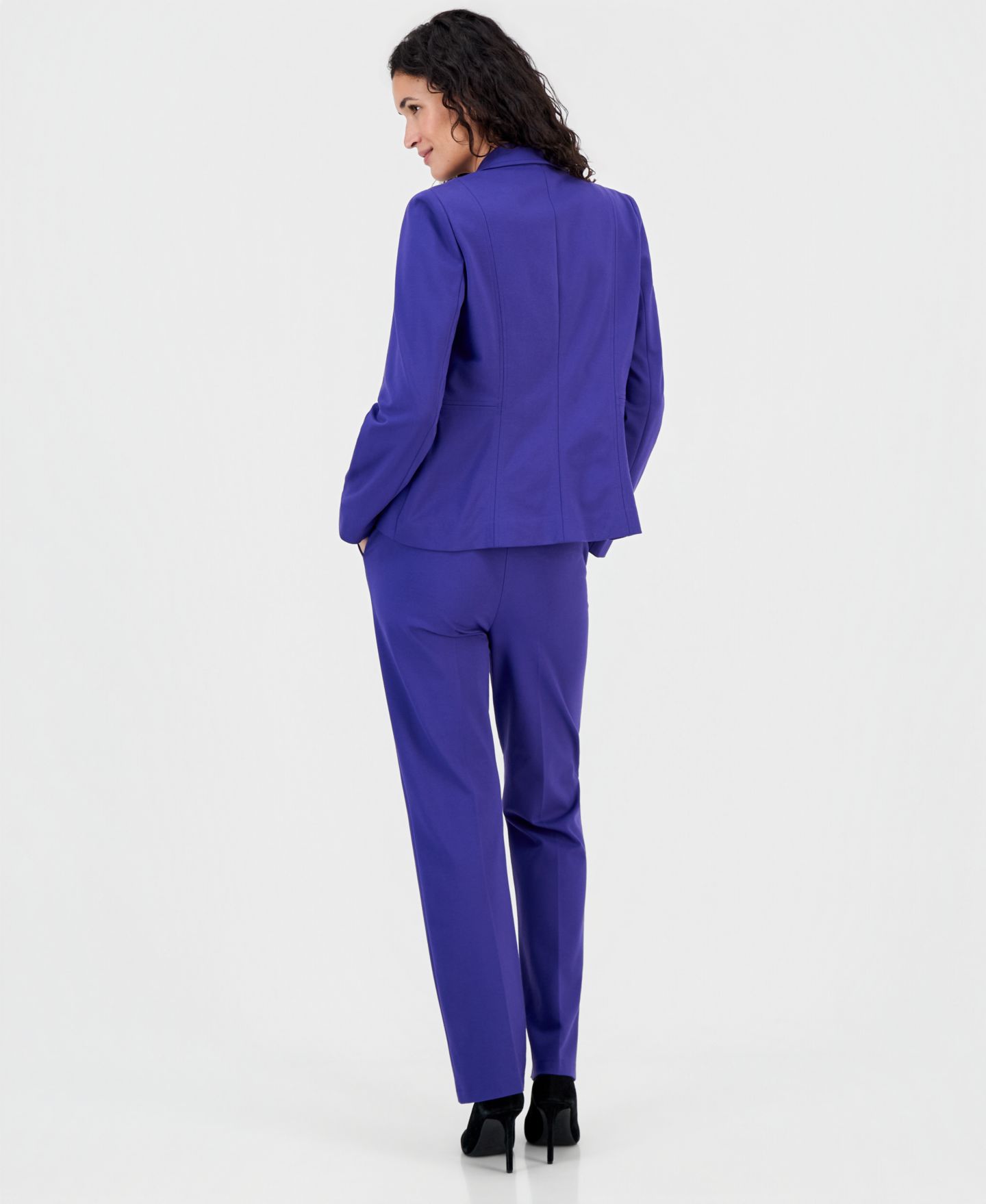 Женские комплекты Kasper Notch-Collar Blazer, Tie-Neck Sleeveless Blouse & Audrey Pull-On Straight-Leg Pants, цвет: Чёрный — фото 2