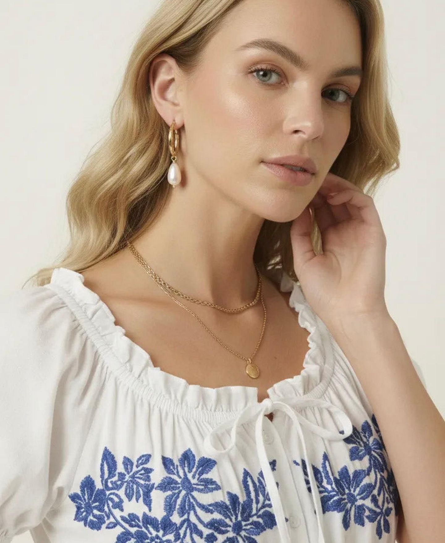 Женская блузка Modenaire Embroidered Peplum Ruffle-Trim, цвет: Белый — фото 6
