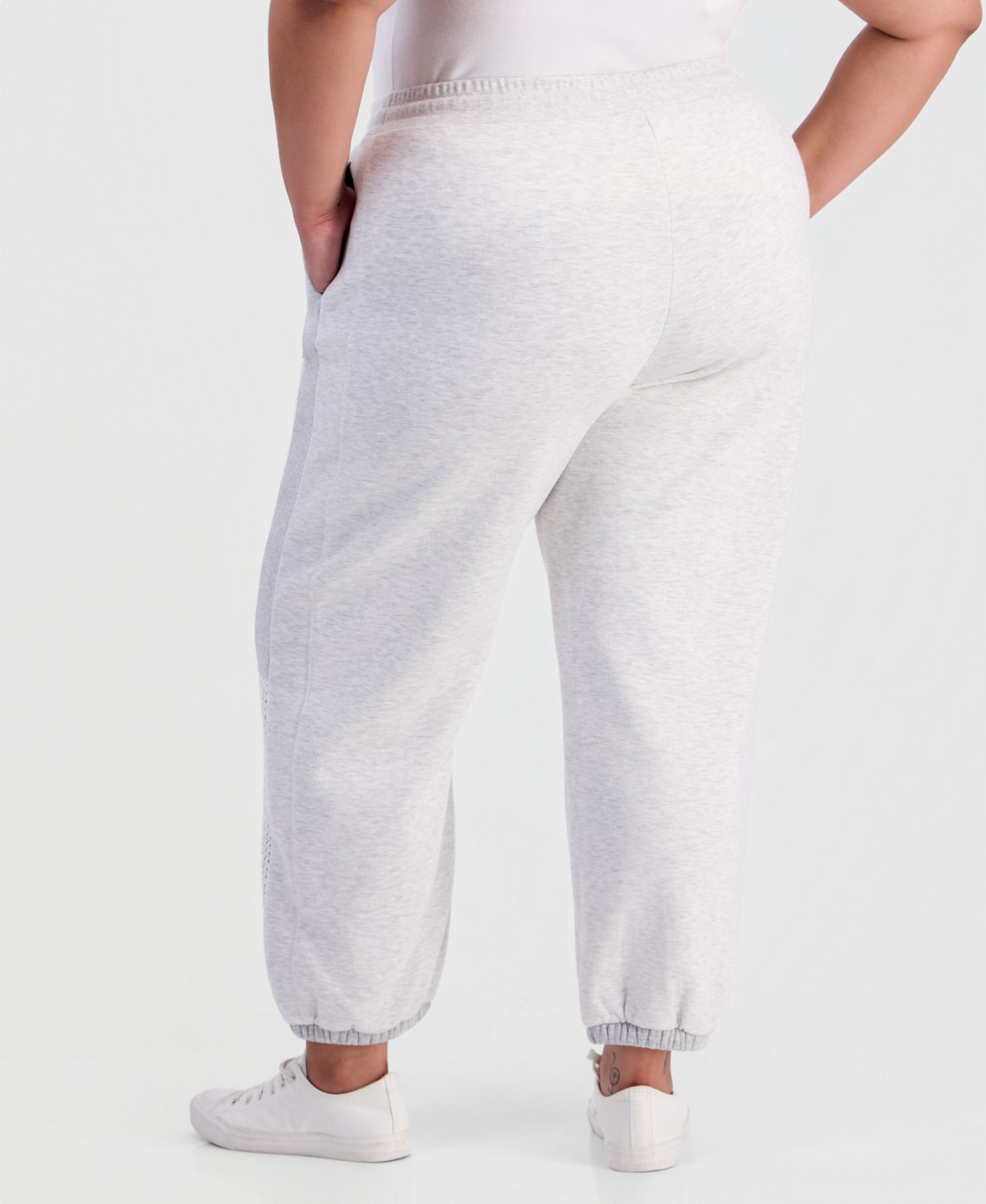 Женские брюки And Now This Plus Size Crochet High-Rise Fleece Jogger, цвет: Светлый серый — фото 4