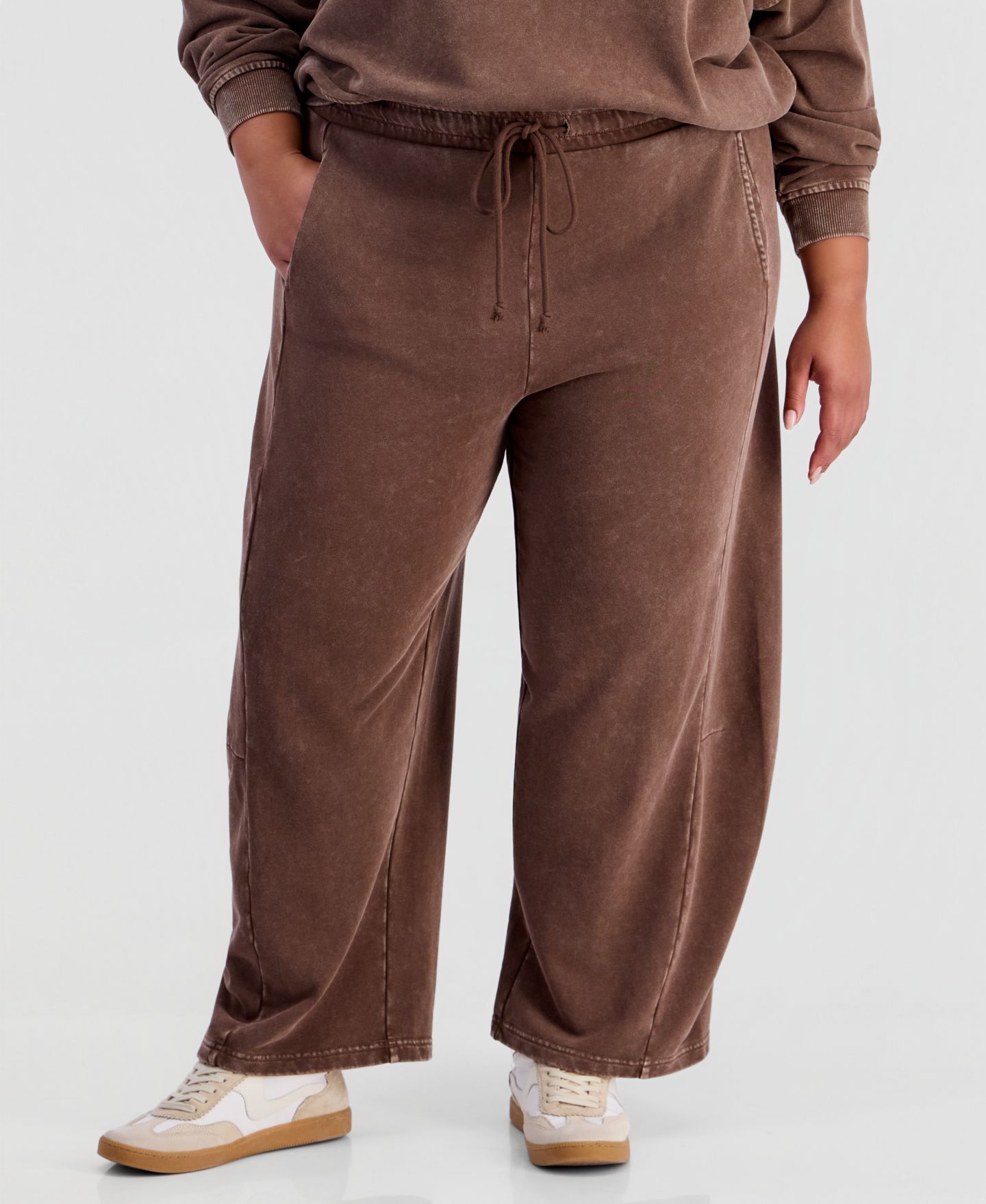 Женские брюки And Now This Plus Size Fleece High-Rise Drawstring, цвет: Тёплый сиена — фото 3