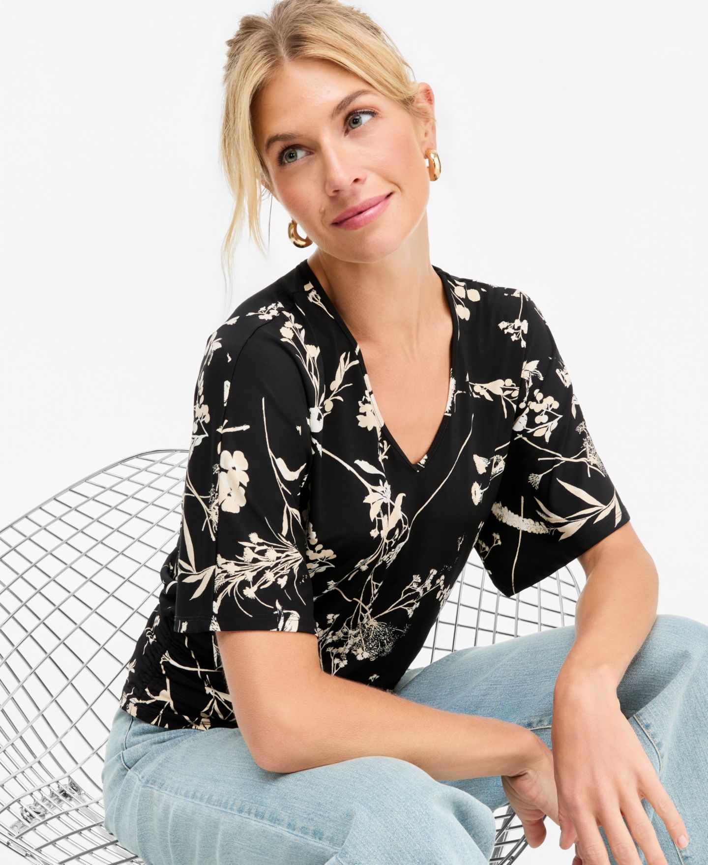Женская блузка I.N.C. International Concepts Floral V-Neck Short-Sleeve Blouse, цвет: Чёрный — фото 3