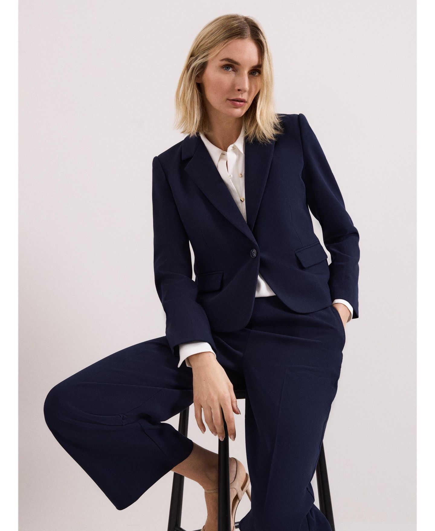Женский пиджак Phase Eight Aubrie Single Button Cropped Blazer, цвет: Тёмный синий — фото 7