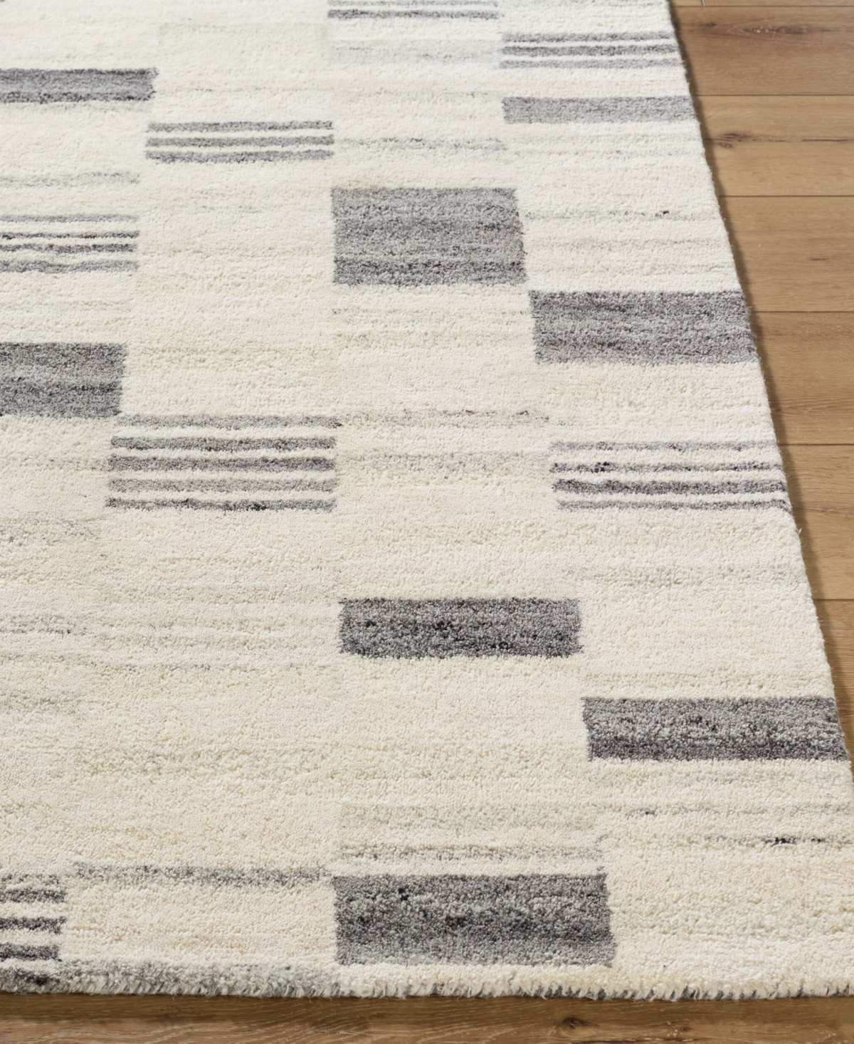 Becki Owens x Livabliss Max 540179 5' x 7'6" Area Rug
