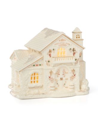 NEW FOR 2026! Mistletoe Park Lit Winery Figurine