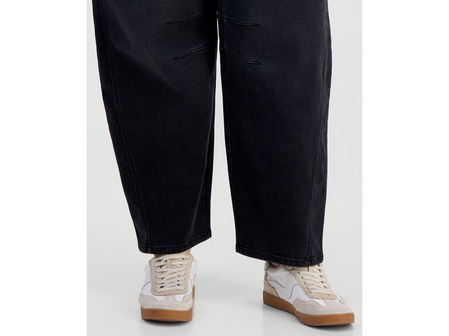Женские джинсы And Now This Trendy Plus Size Tie-Waist Barrel, цвет: Чёрный — фото 6
