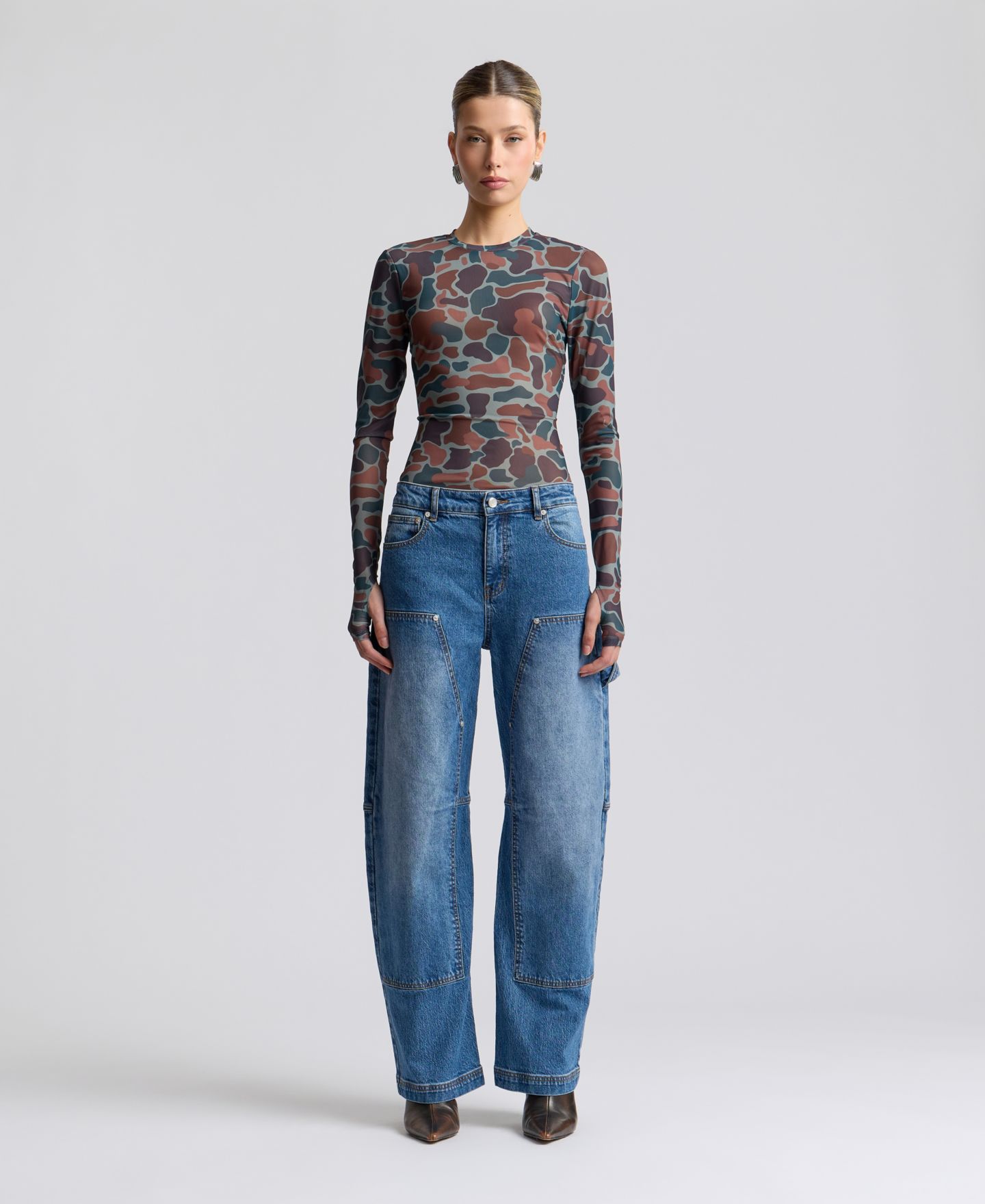 Женские джинсы Avec Les Filles Mid-Rise Barrel, цвет: Варёный — фото 2