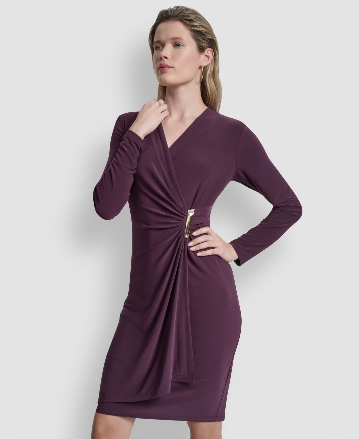 Женское платье DKNY V-Neck Wrap, цвет: Баклажановый — фото 4