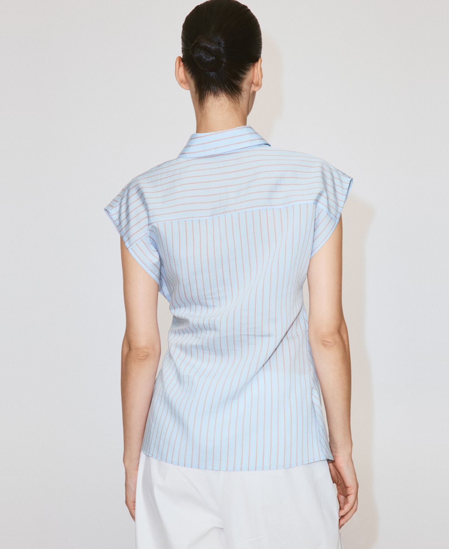Женская рубашка Mango Tie Detail Lyocell Striped, цвет: Светлый пастельный синий — фото 6