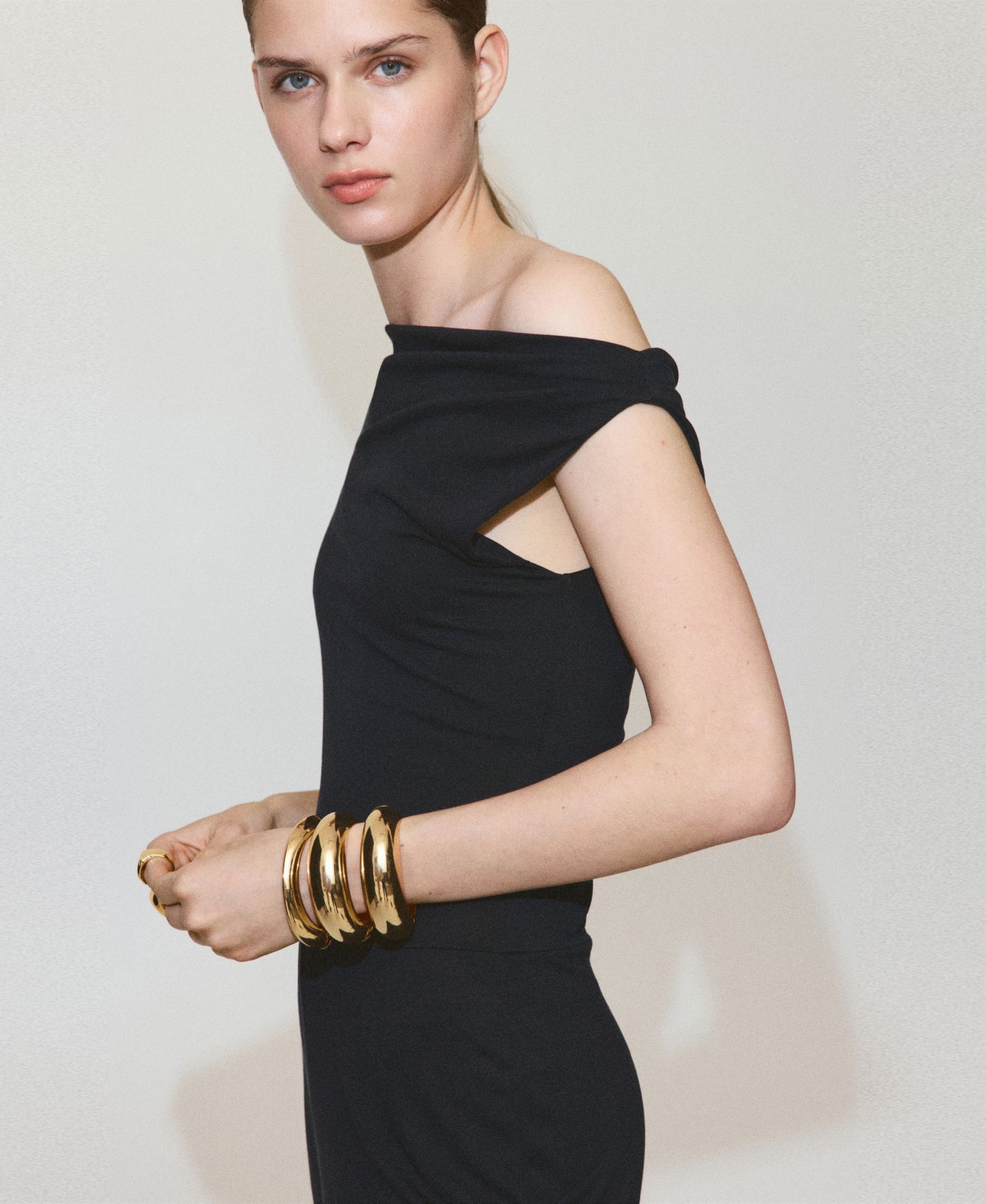 Женский комбинезон MANGO Draped Asymmetrical Jumpsuit, цвет: Серый — фото 4