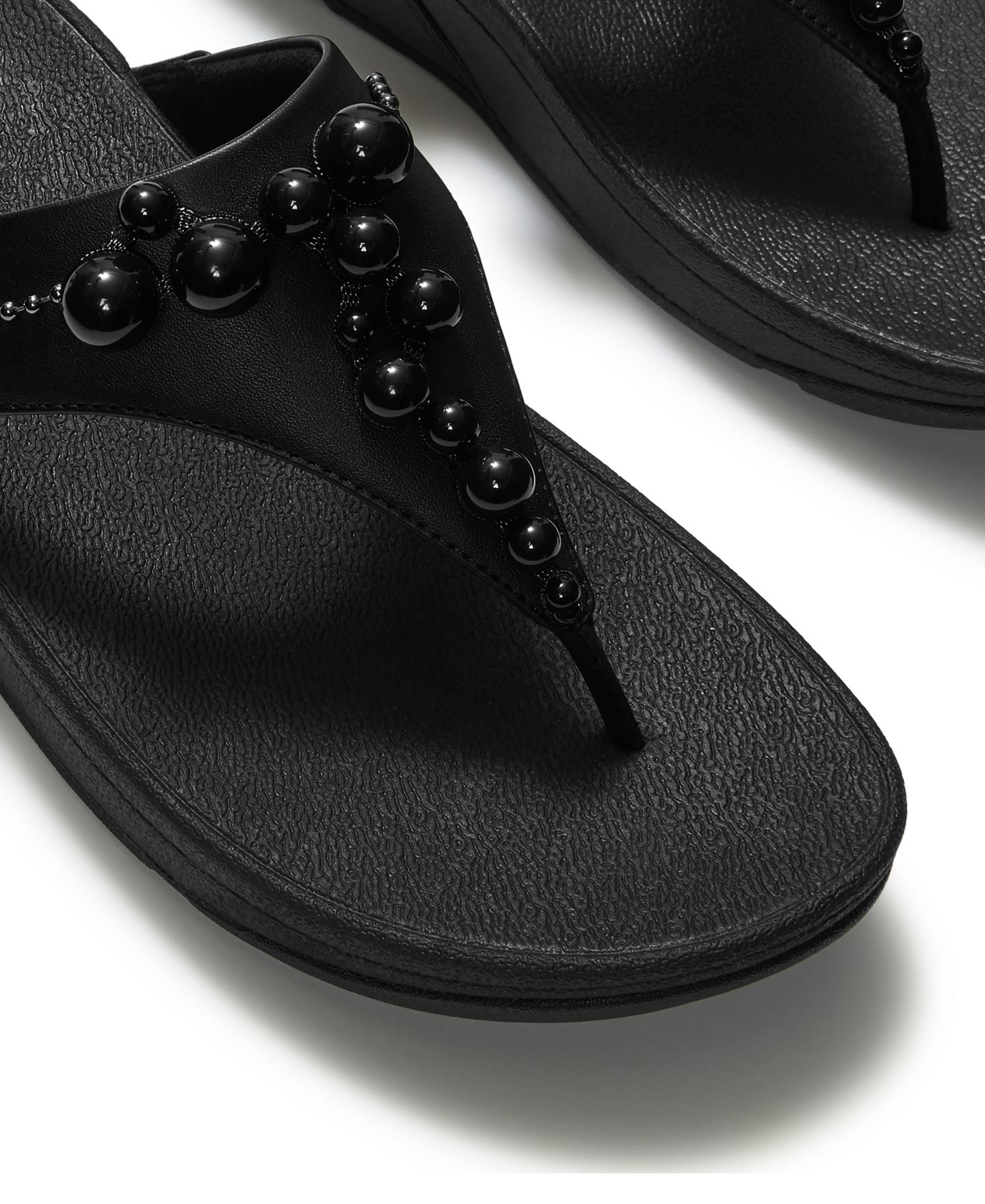 Женские сандалии FitFlop Lulu Beaded Toe Post Slip-On Wedge, цвет: Чёрный — фото 5
