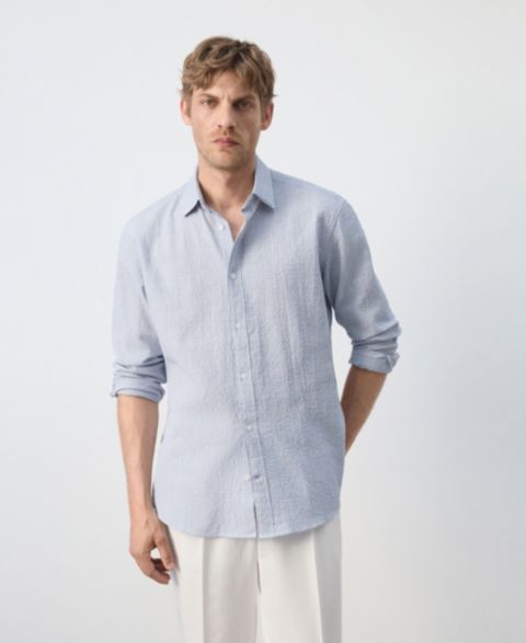 Мужская рубашка Mango Textured Striped Seersucker, цвет: Синий