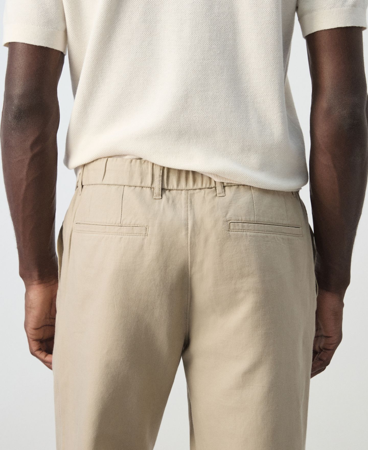 Мужские брюки MANGO Slim-Fit Cropped Cotton-Linen, цвет: Бежевый — фото 5