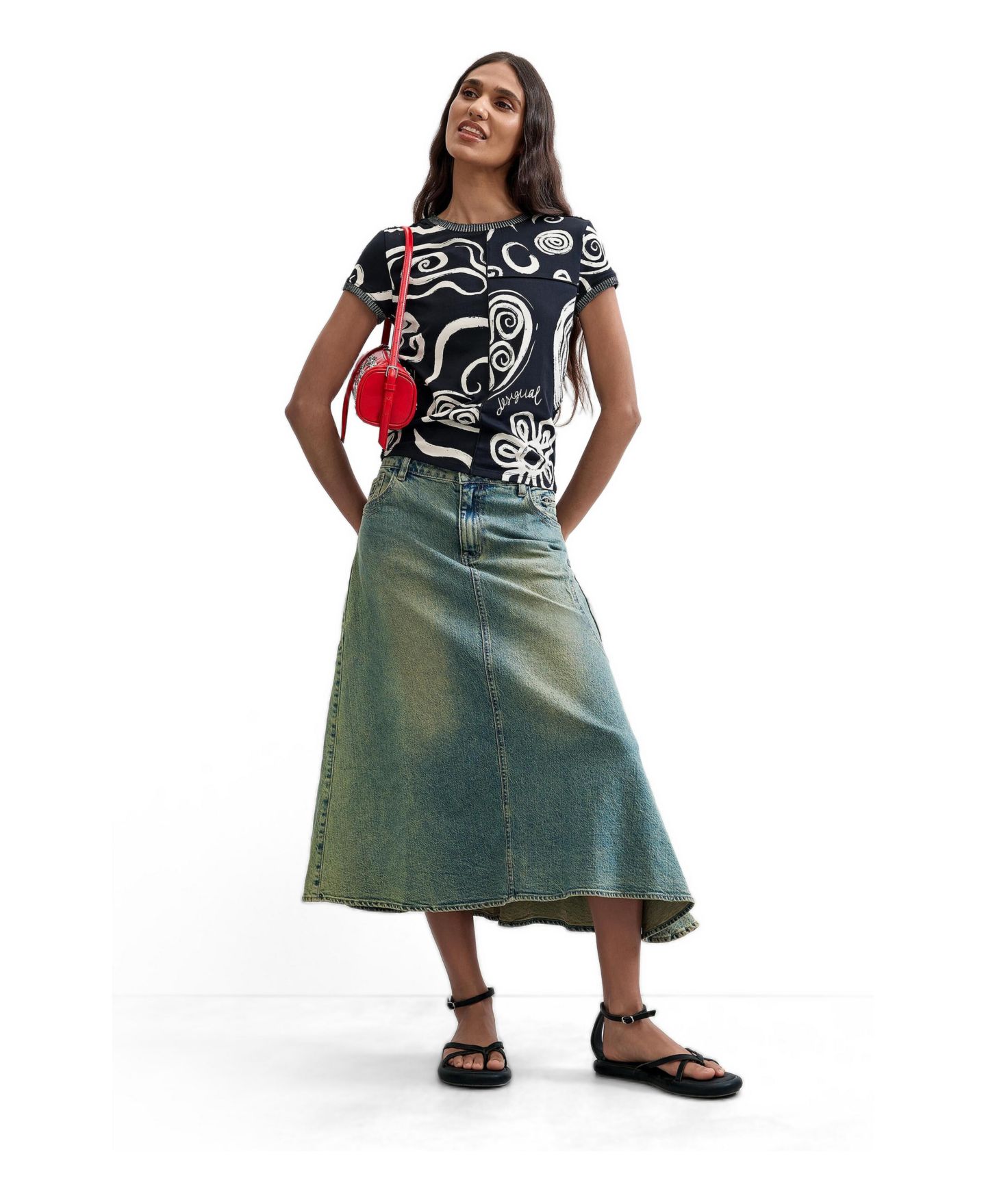 Женская футболка Desigual Printed T-shirt 100% cotton, цвет: Чёрный — фото 2