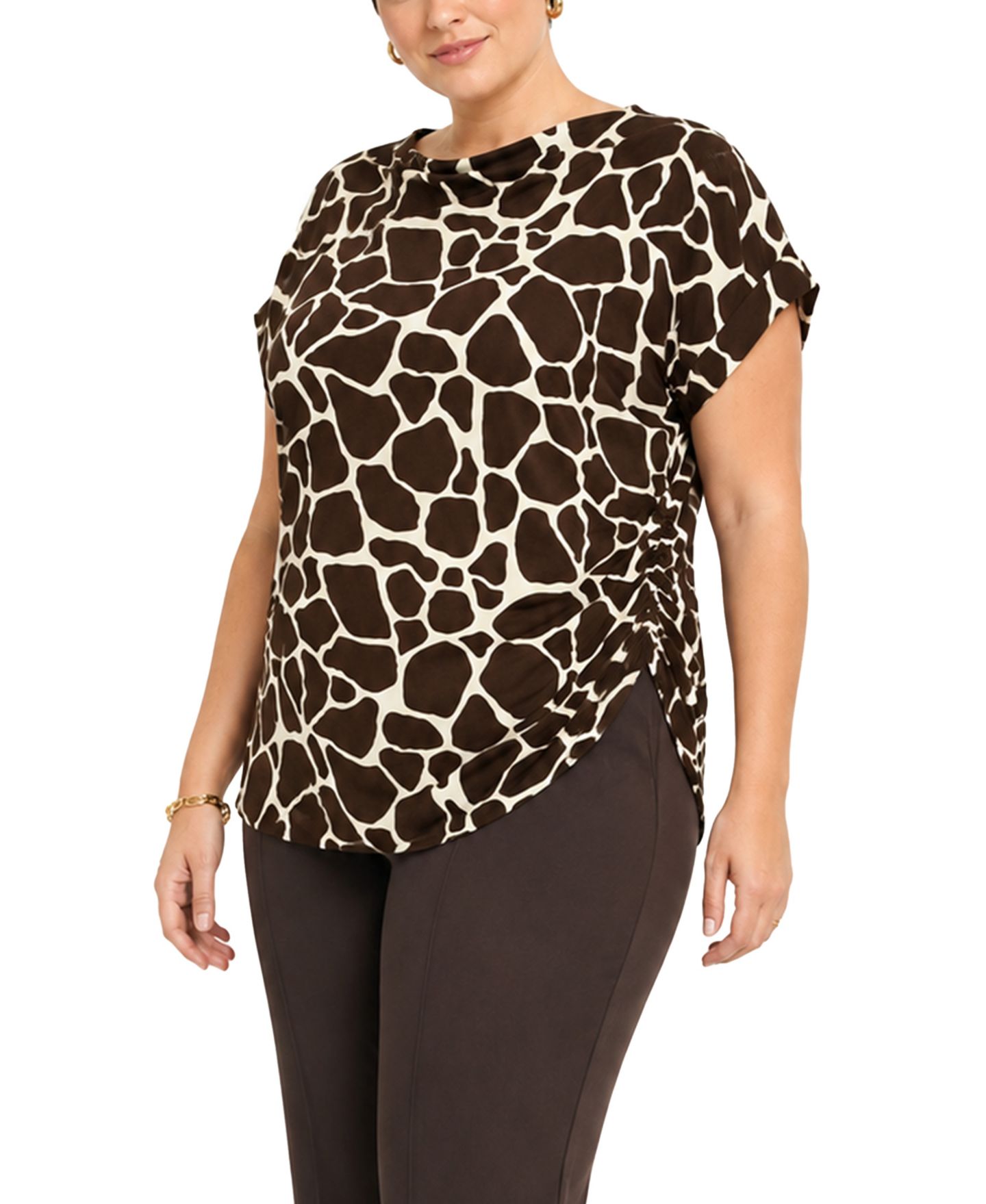 Женский топ COIN 1804 Plus Size Giraffe-Print Cowl-Neck Rolled-Short-Sleeve, цвет: Коричневая слоновая кость — фото 3