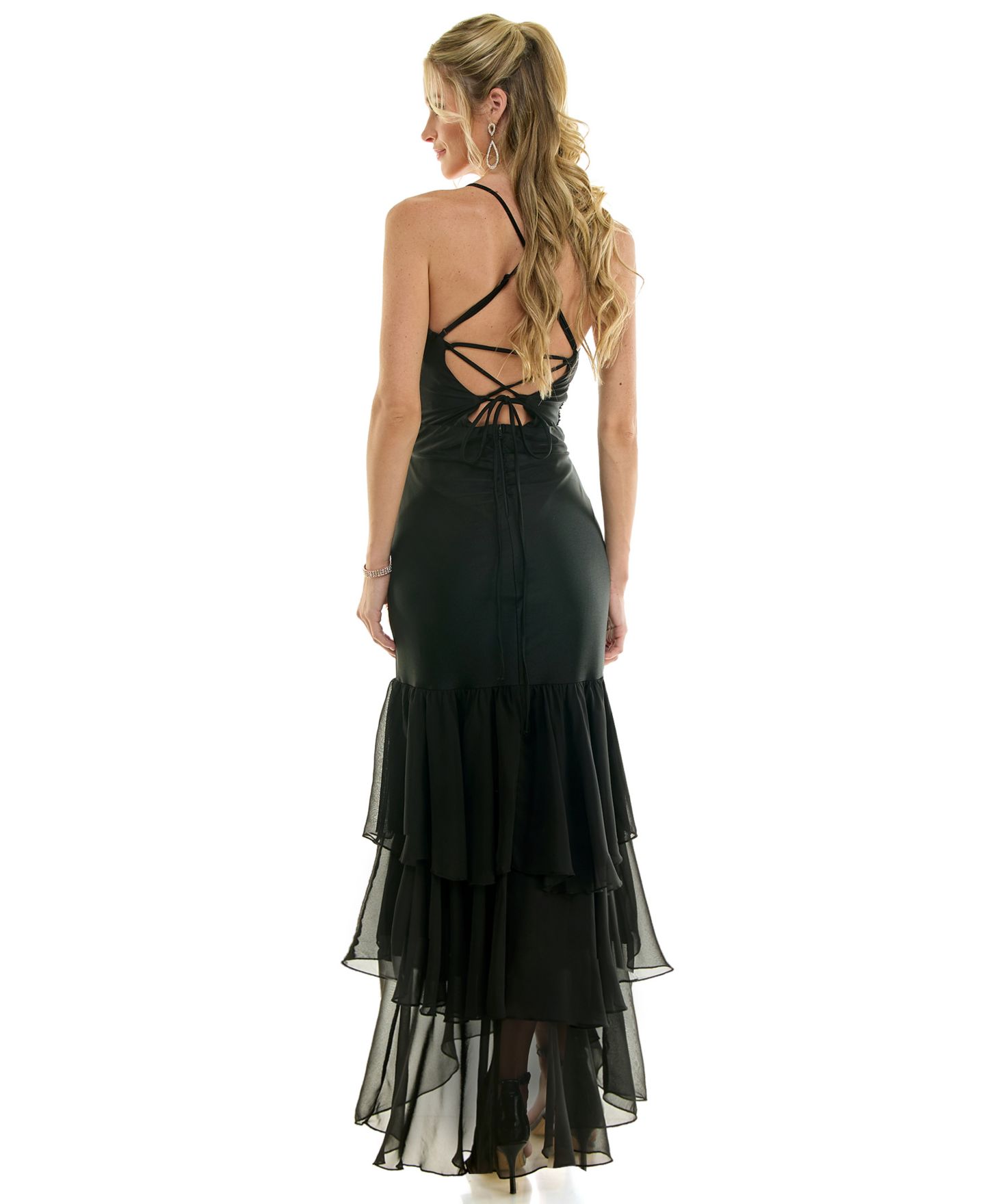 Женское платье Emerald Sundae Juniors' Flowy Tiered Ruffle Open-Back Gown, цвет: Чёрный — фото 4