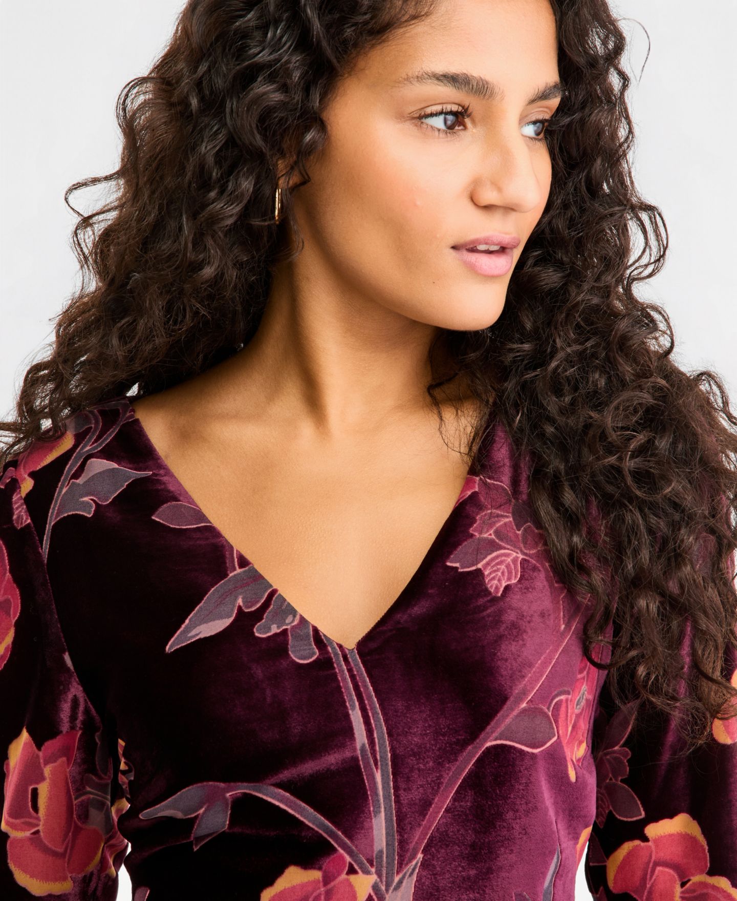 Женское платье SENI & CADE Burnout Velvet Floral-Print Bell Sleeve Mini, цвет: Чёрный разноцветный — фото 5