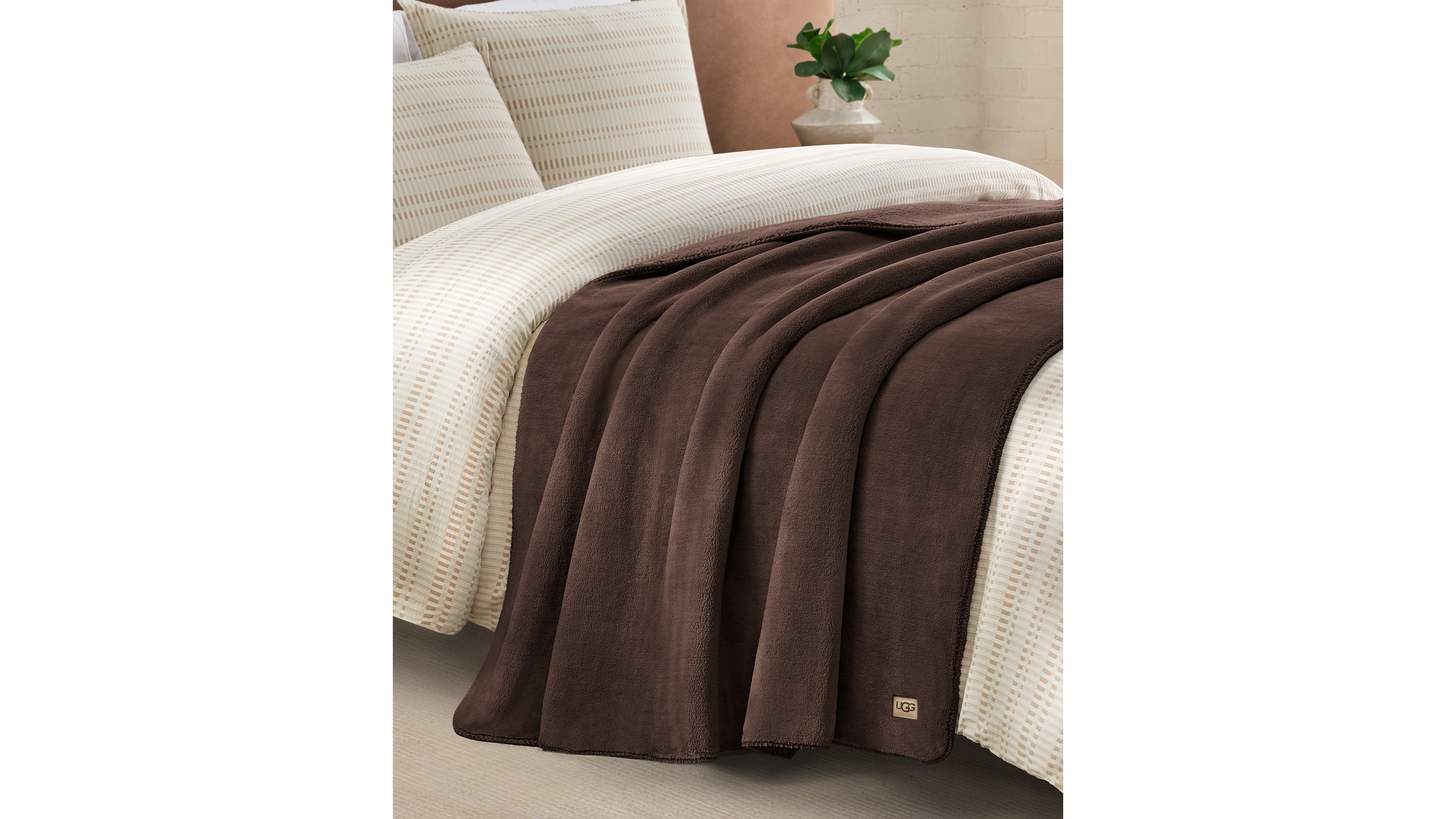 Ugg Saige Plush Throw, 50" x 70"