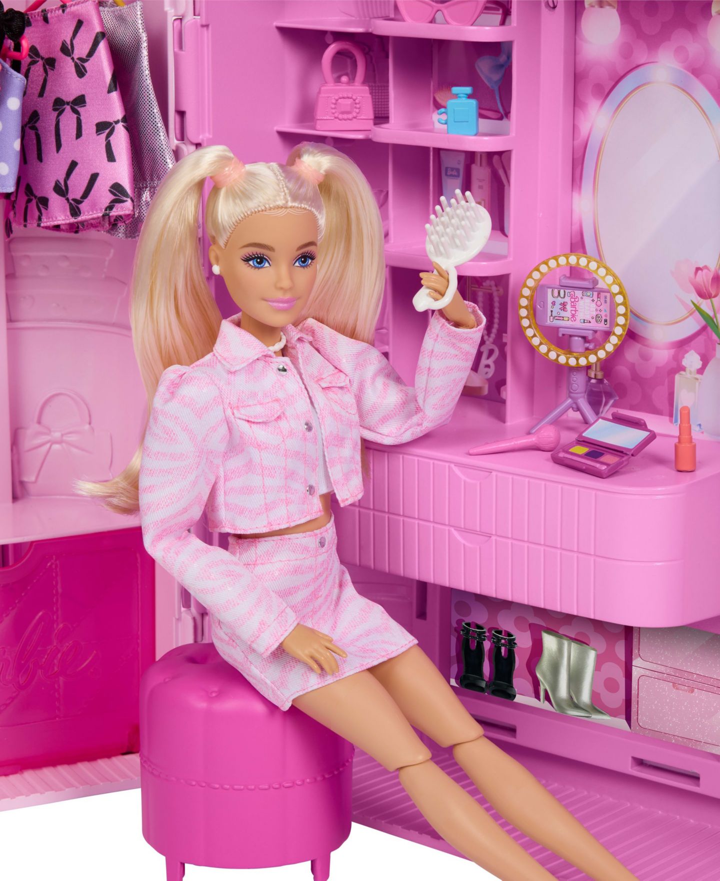 Детские куклы Barbie Deluxe Style Closet with Spin Style Feature, 20+ Pieces Playset — фото 6
