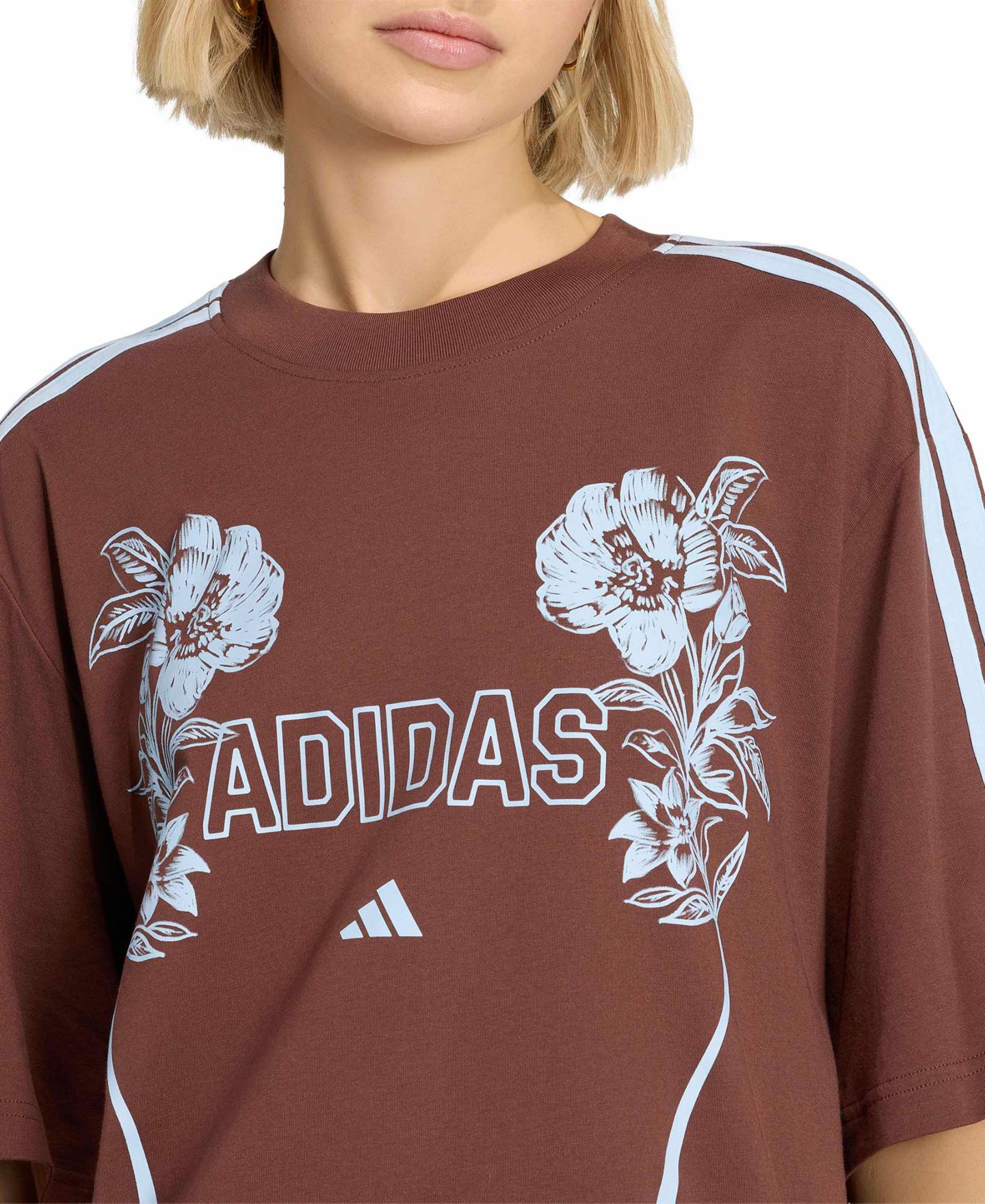 Женская футболка adidas Farm Gfx Tee 2 Retro Graphic-Print 3-Stripes Crewneck, цвет: Каштаново-рыжий — фото 4
