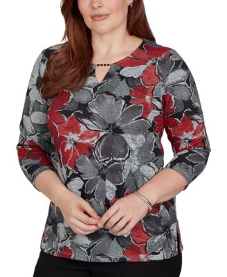 Petite Textured Floral 3/4 Sleeve T-Shirt