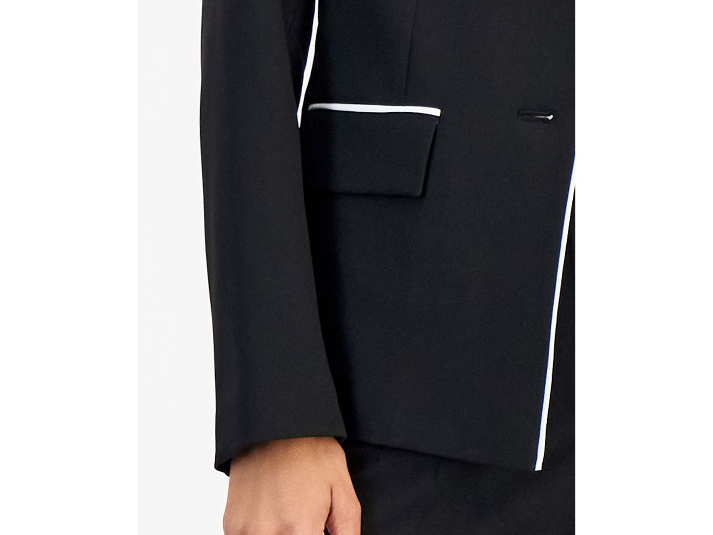 Женский комплект Le Suit Petite Kate Two-Button Contrast Piping Jacket and Pants, 2-Piece Suit, цвет: Чёрный / Ванильный ледяной — фото 3