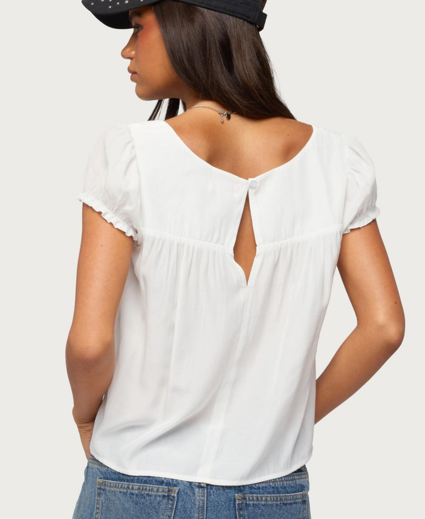 Женский топ Edikted Nesta Short-Puff Sleeve Square Neck Lace-Trim, цвет: Белый — фото 2
