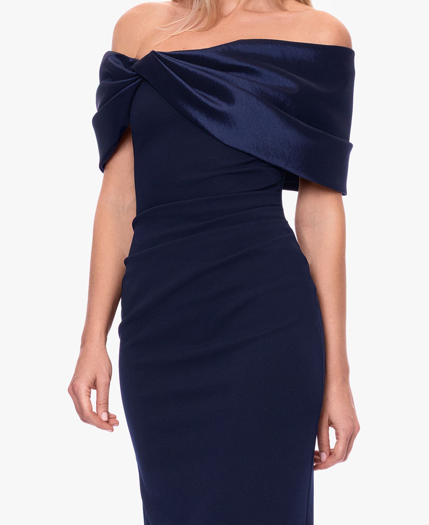 Женское платье Betsy & Adam Plus Size Off-the-Shoulder Midi Sheath Satin, цвет: Тёмно-синий — фото 3