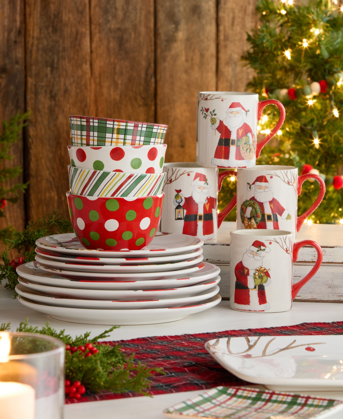 Certified International Santa Delight 16-Piece Dinnerware Set, Service For 4
