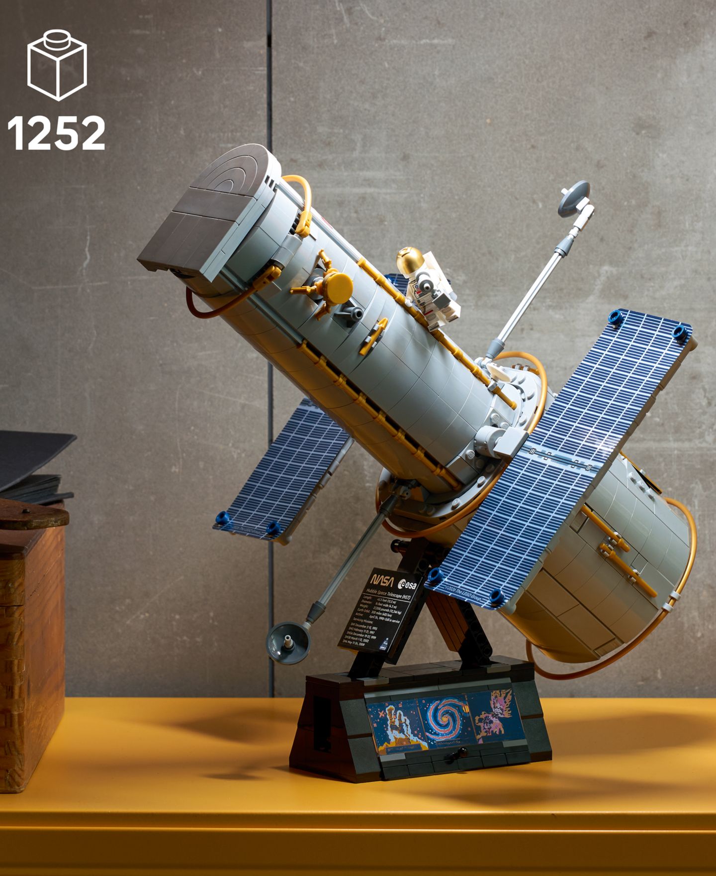 Детские конструкторы LEGO® Icons Hubble Space Telescope 11382, 1252 Pieces — фото 5