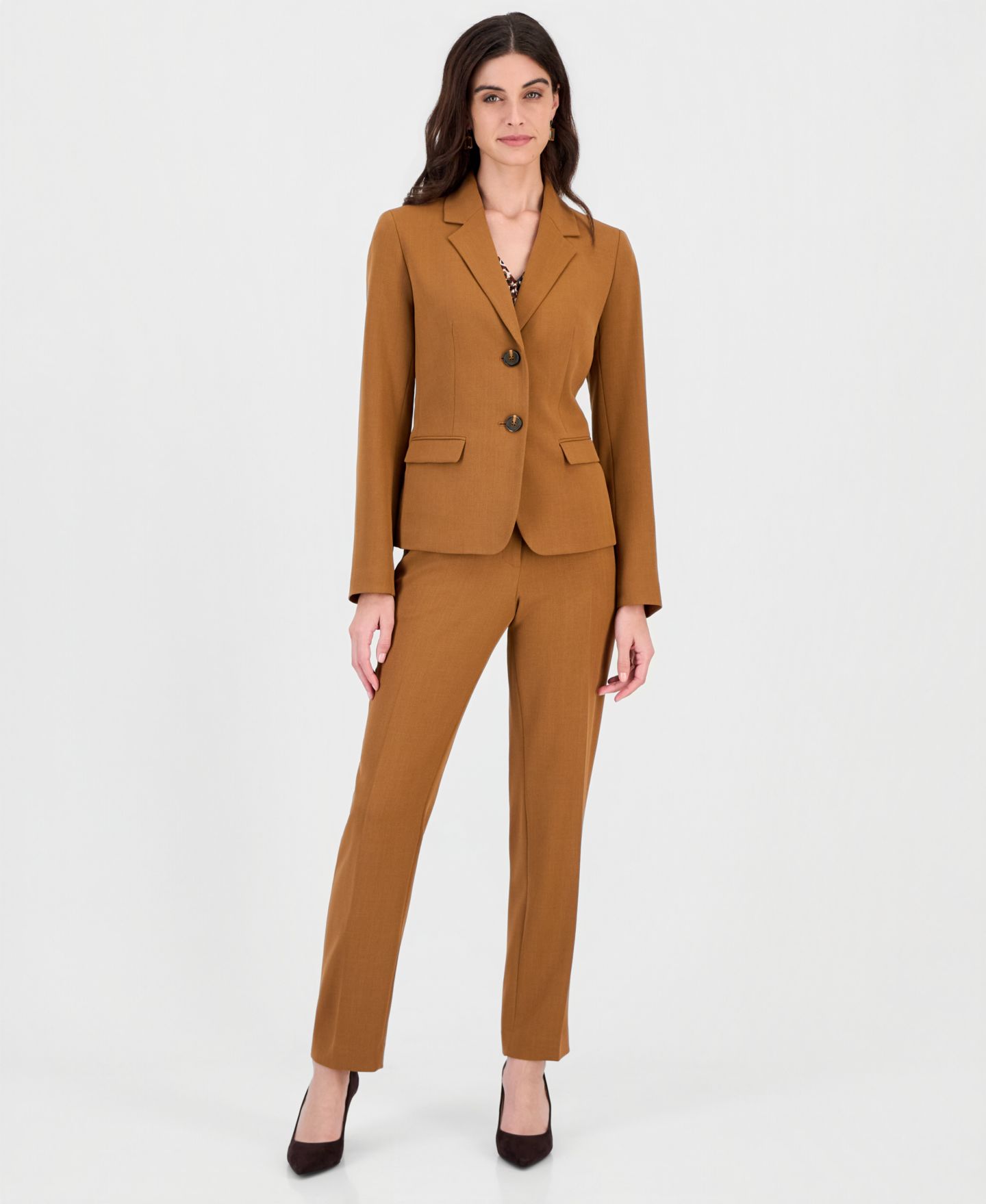 Женские комплекты Kasper V-Neck Cascade Blouse, Two-Button Jacket and Slim Pants, 3-Piece Set, цвет: Бирюзовый — фото 1