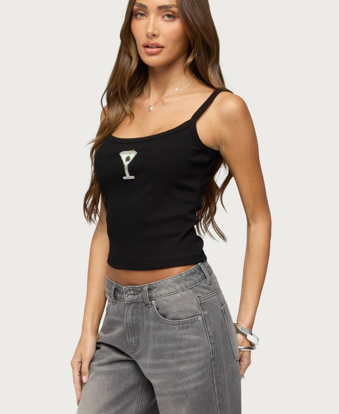 Женский топ Edikted Martini Babe Cropped Ribbed Scoop Neck, цвет: Чёрный — фото 4