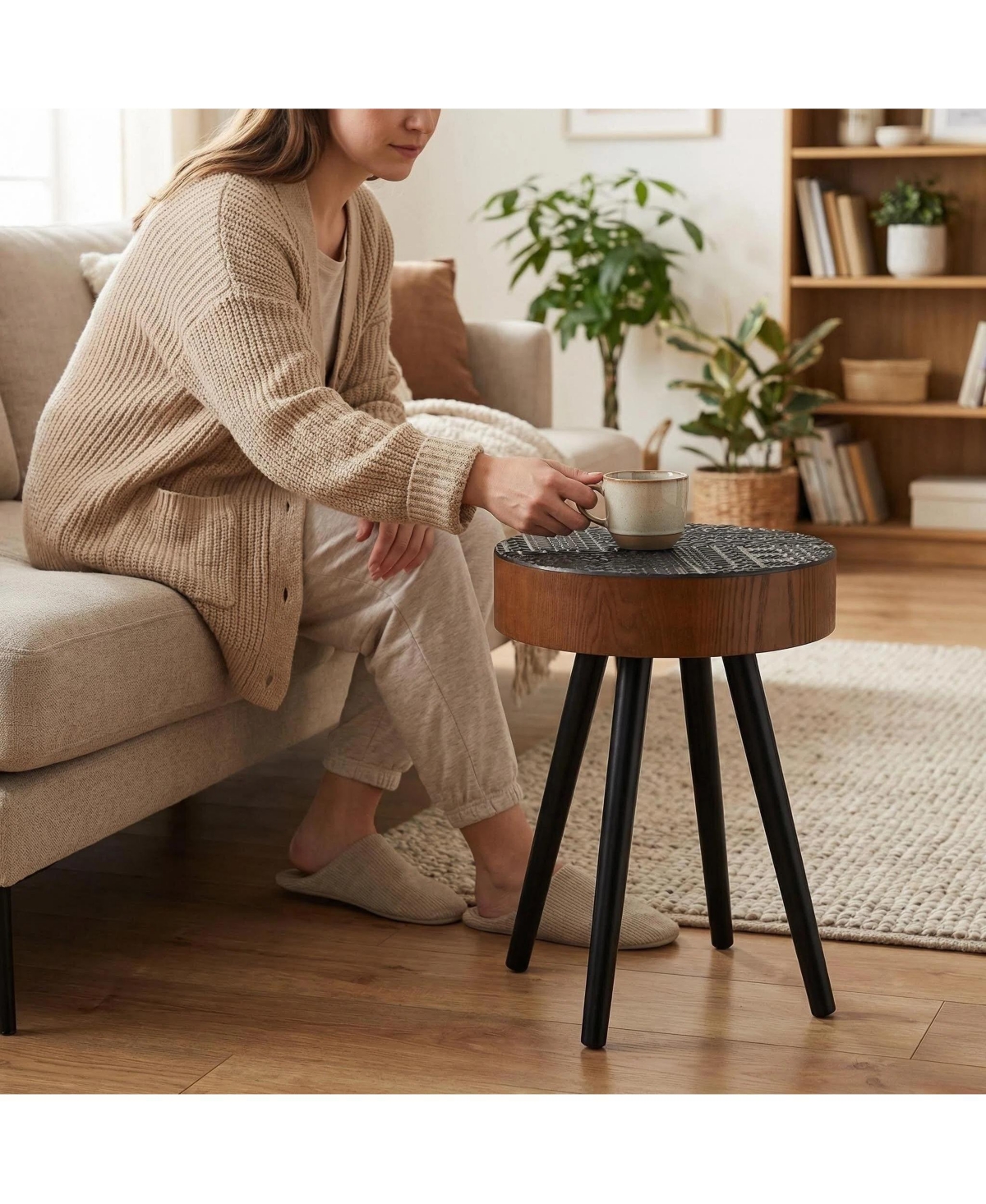 Flynama 15.7" Mini Round Wooden Side Table