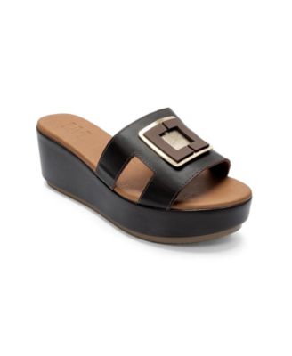 Forever and Always Shoes Women's Hiola Leather Platform Sandal