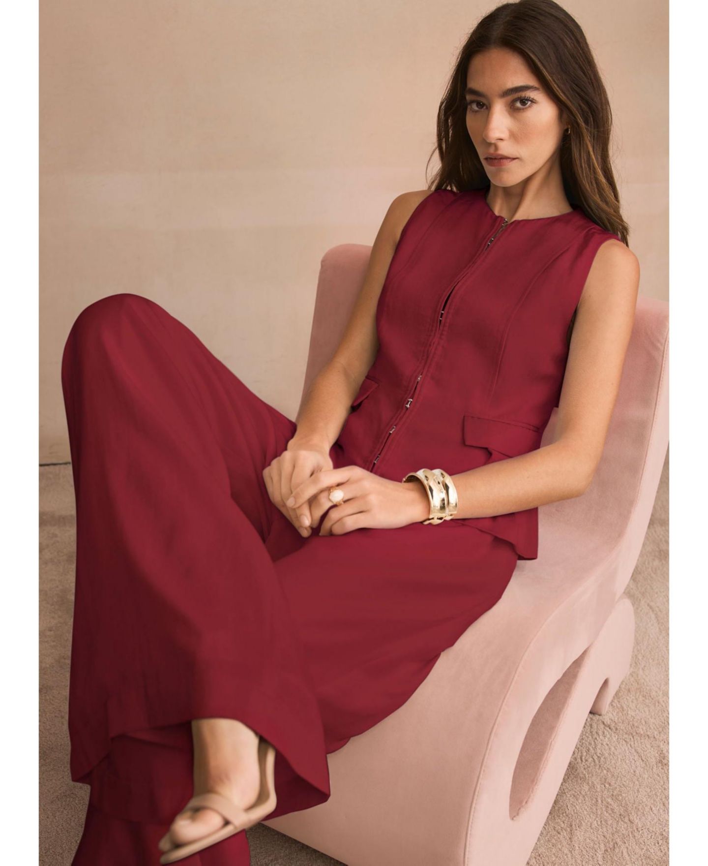 Женский жилет Mint Velvet Tailored Tie Back Peplum, цвет: Бордовый — фото 4