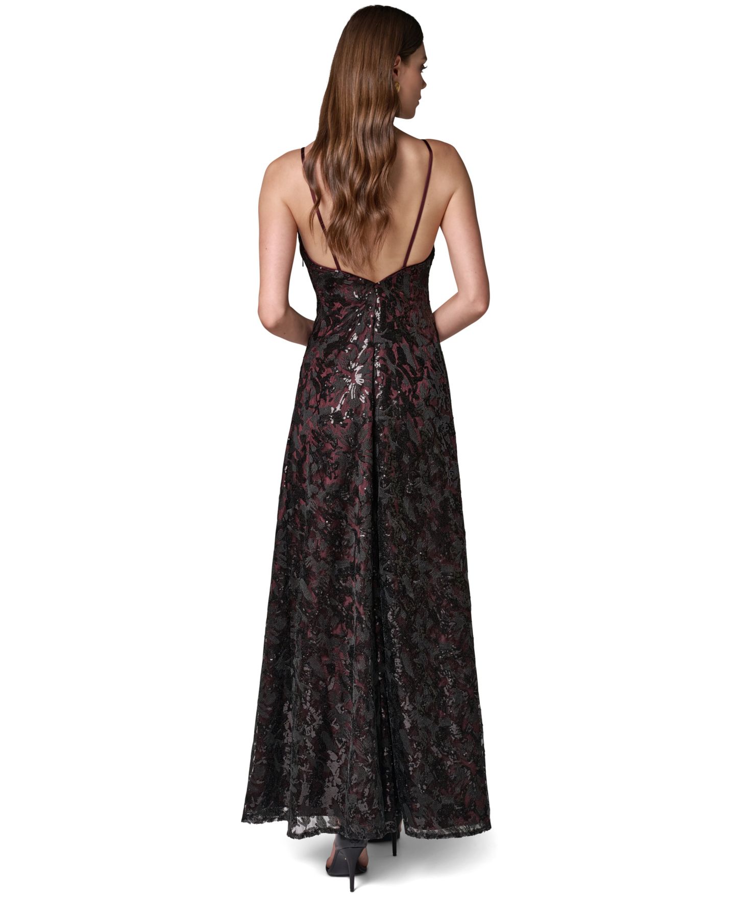 Женское платье Donna Karan New York Sleeveless Sequin-Embroidered Low V-Back Gown, цвет: Чёрный вишнёвый — фото 4