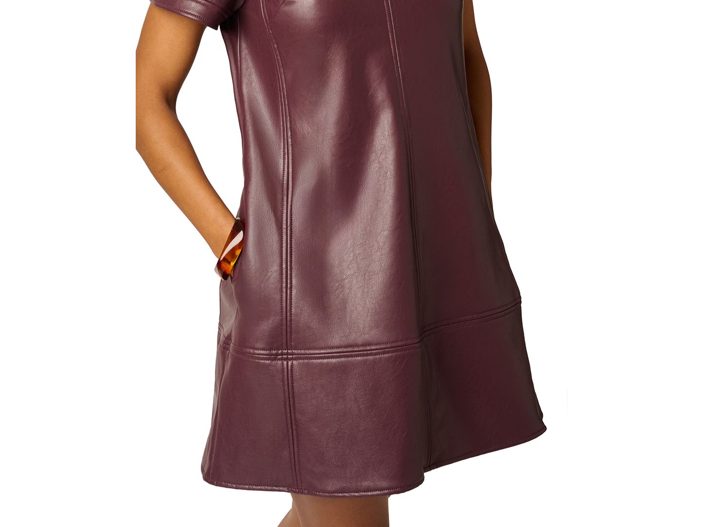 Женское платье Adrianna Papell Faux Leather Shift Dress with Pockets, цвет: Чёрный вишнёвый — фото 4